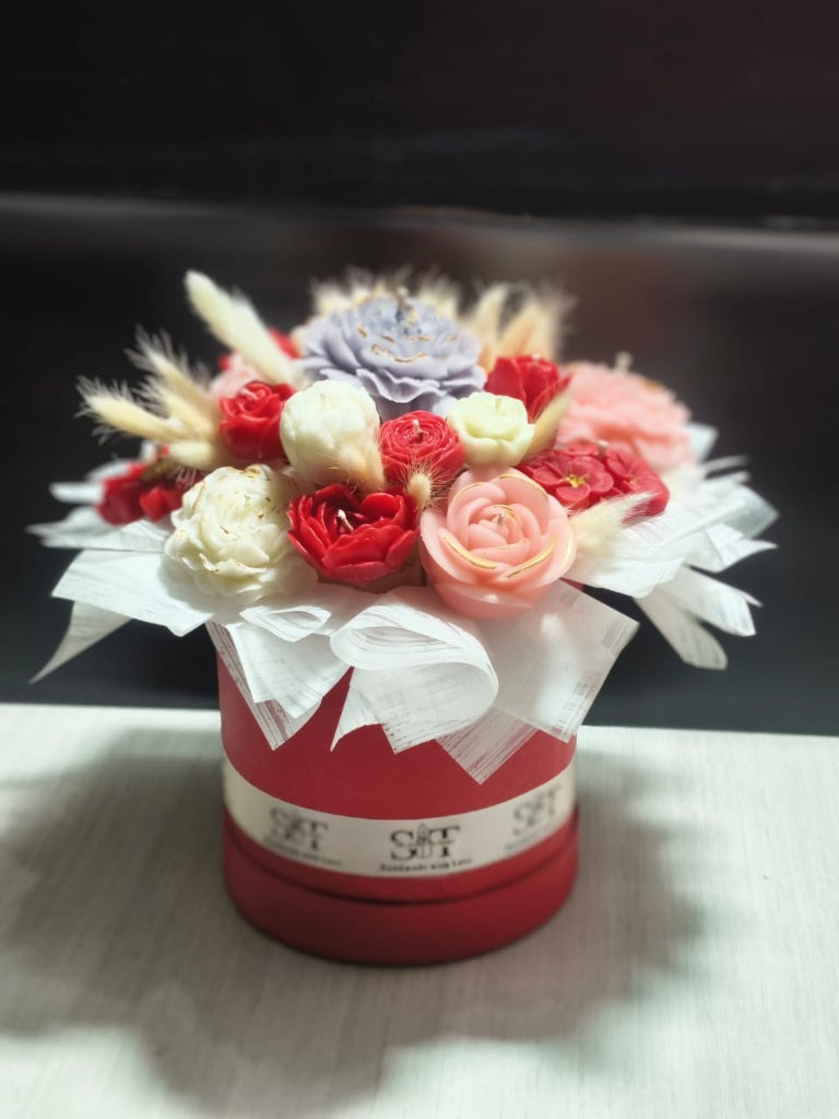 Handcrafted Everlasting Rose Candle Bouquet in Luxury Gift Box – Artisanal Floral Soy Wax Arrangement