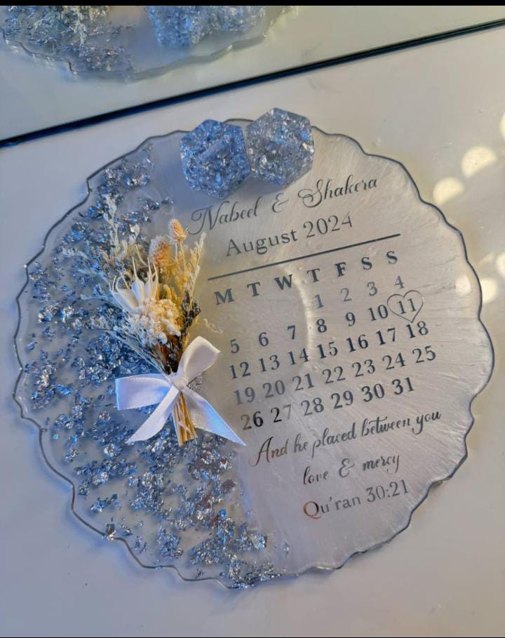 Personalized Nikah Anniversary Resin Plaque – Silver Leaf & Dried Floral Milestone Decor