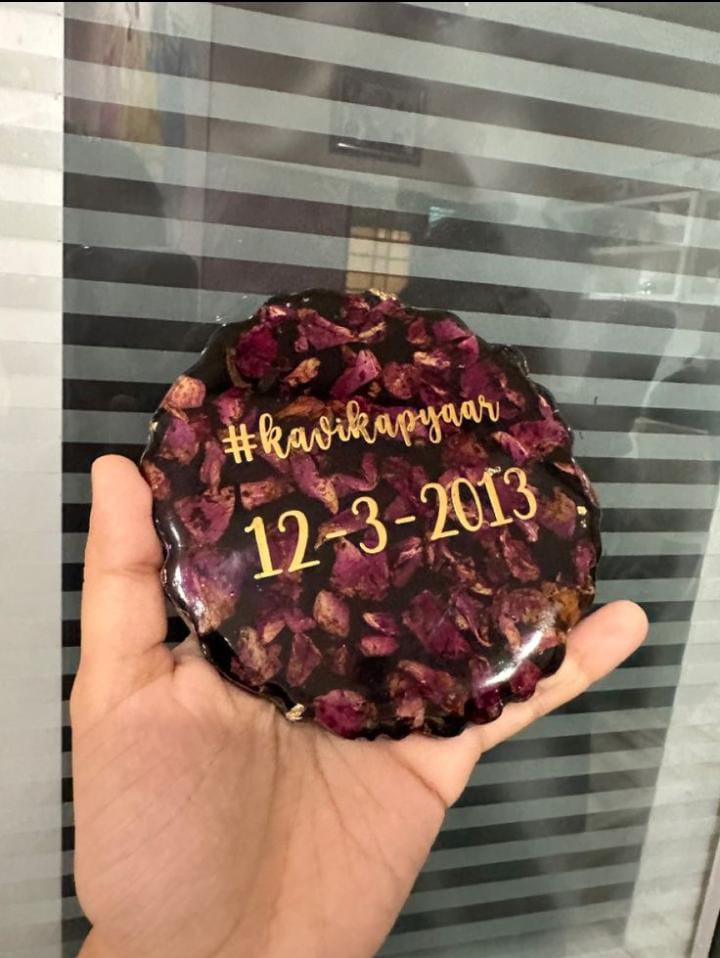 Custom Floral Preservation Plaque – Handcrafted Anniversary Keepsake with Gold Foil Lettering