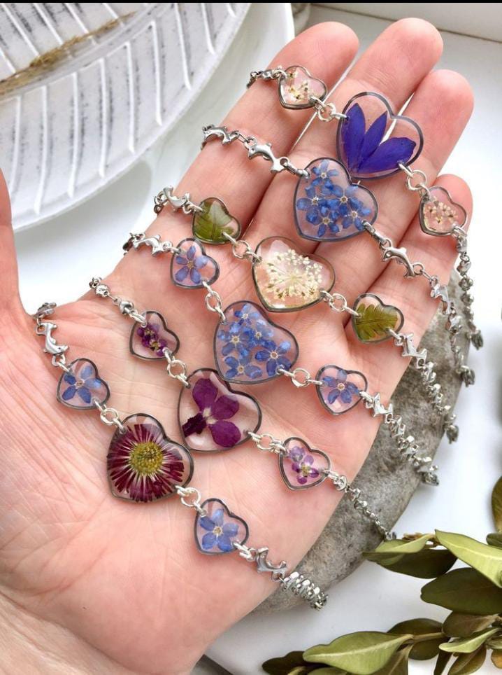 Heart Bloom: Botanical Chain Bracelet
