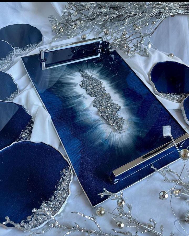 Celestial Midnight Resin Tray Set – Hand-Poured Deep Blue Geode & Coaster Suite