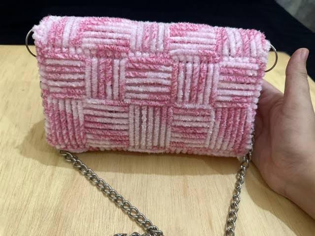 Signature Woven Clutch – Hand-Crafted Pastel Pink Crossbody Bag
