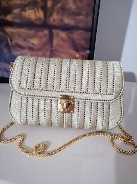 "The Midnight Chevron" – Artisan Hand-Knitted Luxury Clutch
