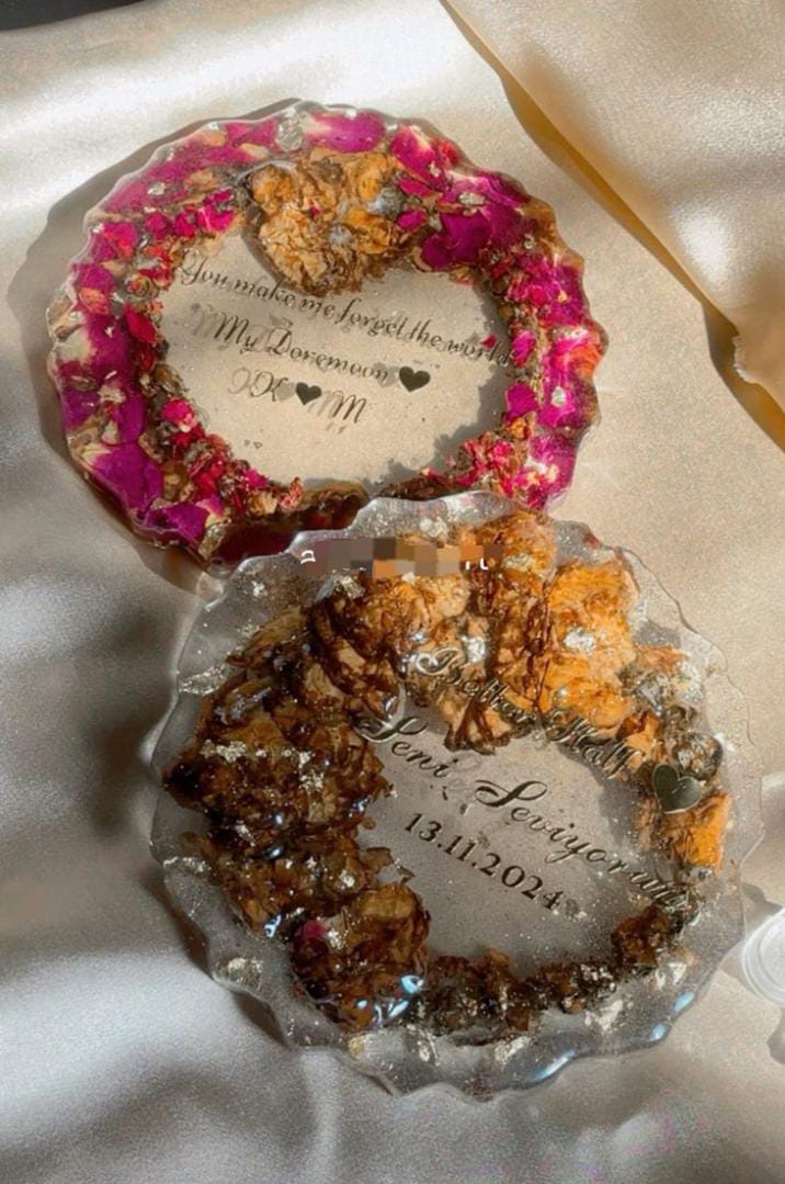 The "Forever Moments" Custom Resin Coaster Set – Hand-Pressed Florals with Personalized Script