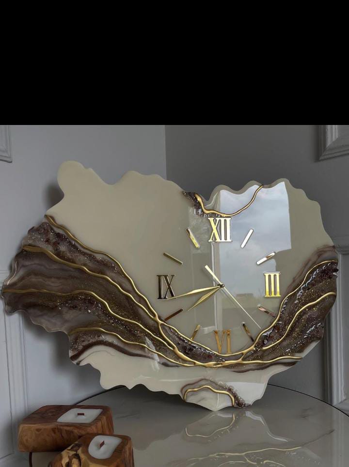 Abstract Amethyst & Gold Geode Wall Clock – Handcrafted Sculptural Resin Timepiece