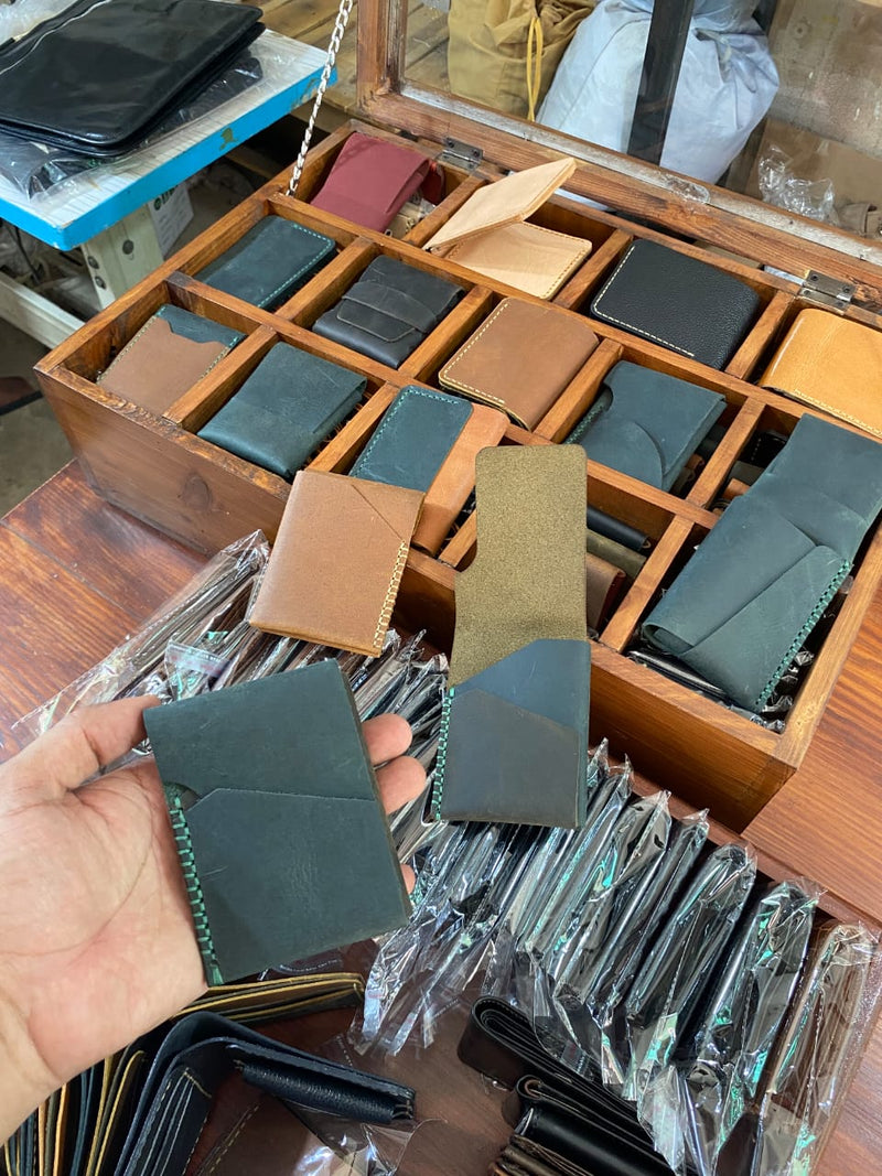 Handcrafted Green Leather Vertical Card Holder Wallet — Bin Salman