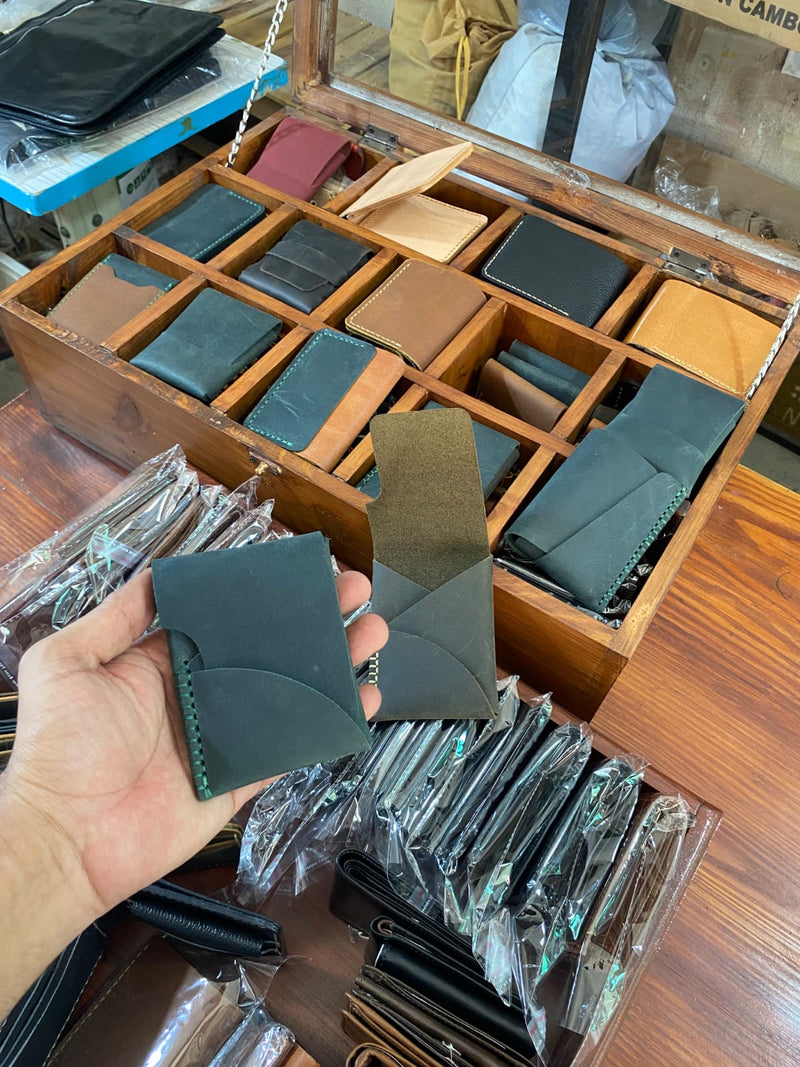 Handcrafted Green Leather Vertical Card Holder Wallet — Bin Salman